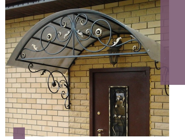 Изготовление козырьков из металла под ключ в Новом Уренгое