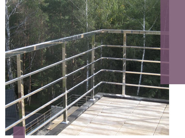 Парапеты из нержавеющей стали в Новом Уренгое — изготовление и монтаж