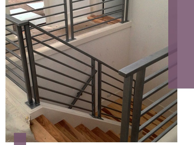 Изготовление поручней из металла и дерева в Новом Уренгое